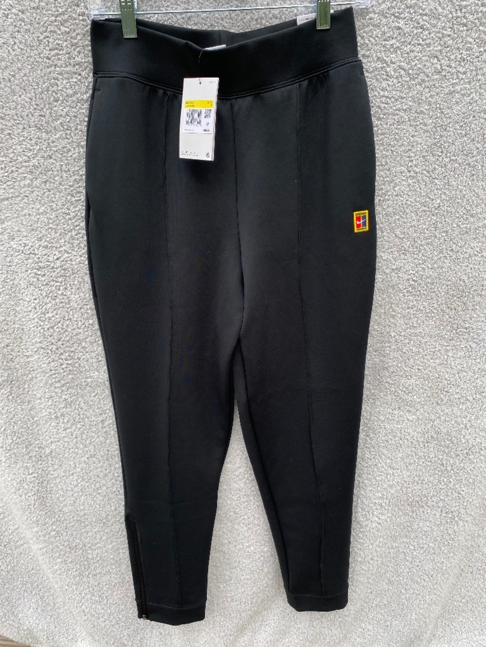 Nike Athletic Pants / Sweatpants Slim Fit, women's Size Small (NTW)